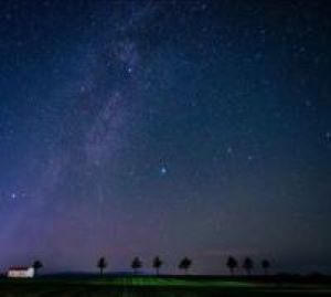 大空(そら)を駆ける秋の光芒